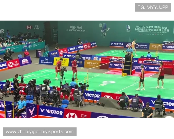 羽毛球换了搭档